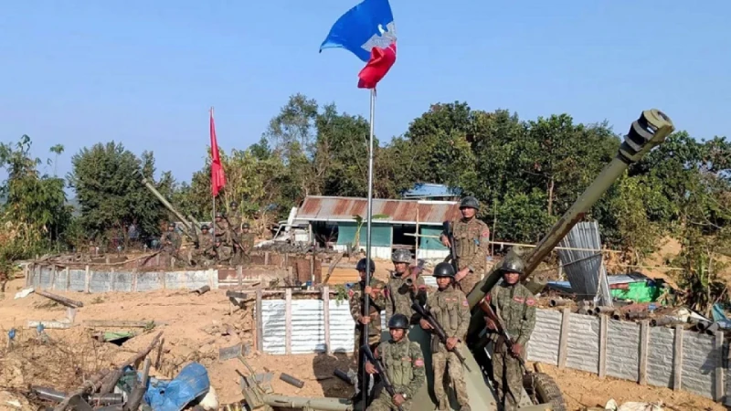 রাখাইনে গুরুত্বপূর্ণ সেনা দপ্তর দখল করলো আরাকান আর্মি