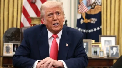 কেন্দ্রীয় ব্যাংকের গভর্নর লিসা কুককে অপসারণের নির্দেশ ট্রাম্পের